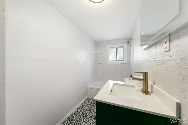 10170 Bon Oak Drive, St Louis, MO 63136
