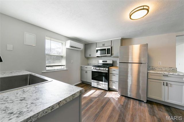 10170 Bon Oak Drive, St Louis, MO 63136