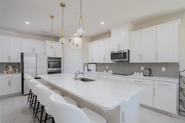 10225 GLIDING EAGLE WAY, Land O Lakes, FL 34638