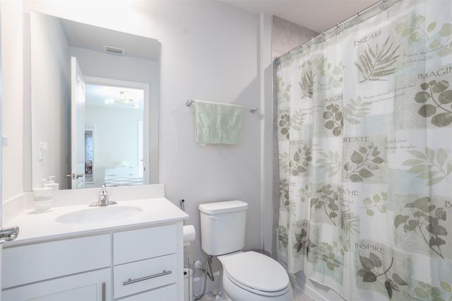 10225 GLIDING EAGLE WAY, Land O Lakes, FL 34638