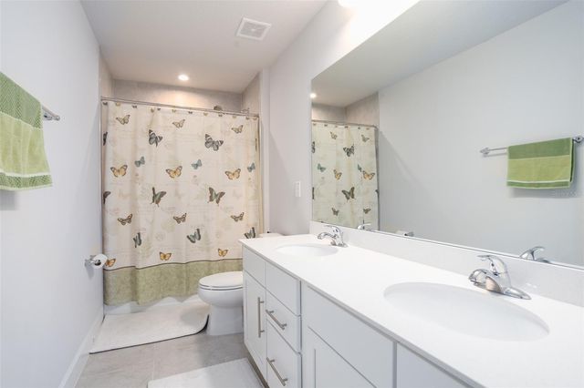 10225 GLIDING EAGLE WAY, Land O Lakes, FL 34638