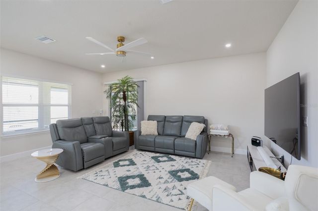 10225 GLIDING EAGLE WAY, Land O Lakes, FL 34638