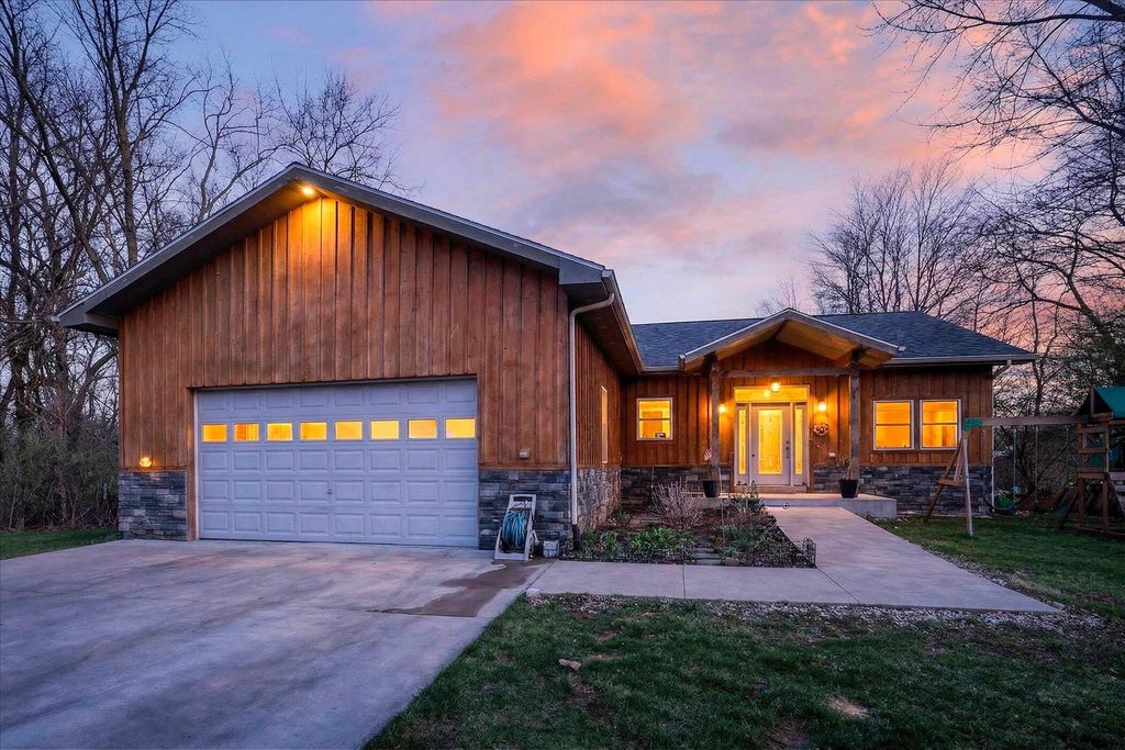 23536 Forest Shores Drive, Lagrange Twp, MI 49031