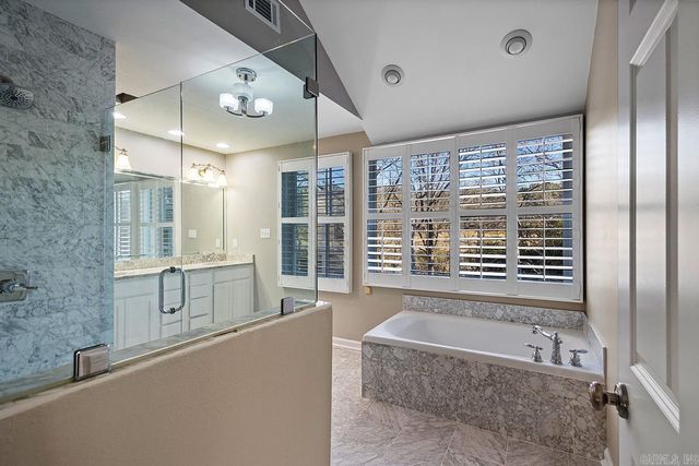 26 Pebble Beach Drive, Little Rock, AR 72212