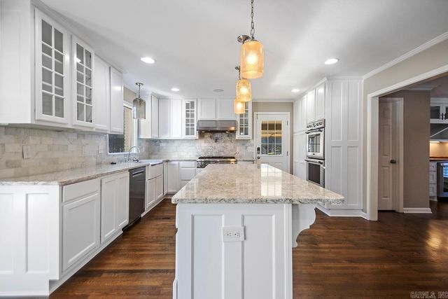 26 Pebble Beach Drive, Little Rock, AR 72212