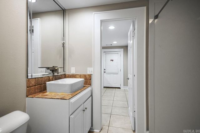 26 Pebble Beach Drive, Little Rock, AR 72212