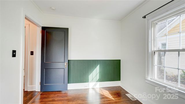 2304 Laburnum Avenue, Charlotte, NC 28205