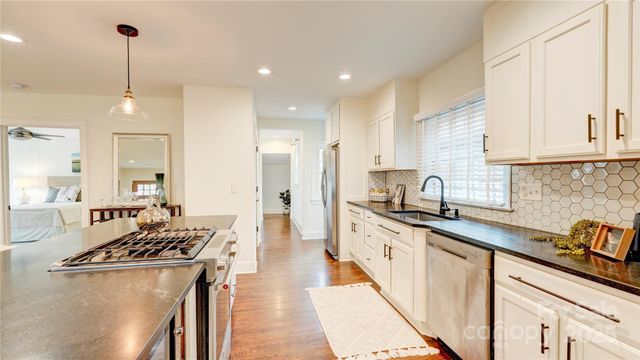 2304 Laburnum Avenue, Charlotte, NC 28205