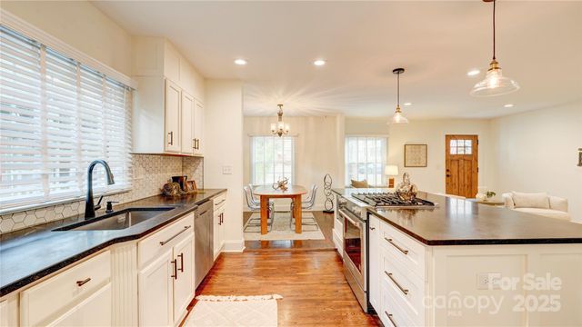 2304 Laburnum Avenue, Charlotte, NC 28205