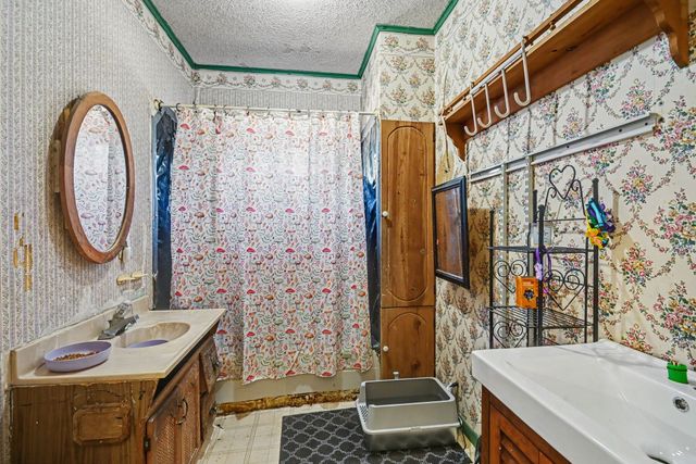 1060 County Road 4360, Decatur, TX 76234