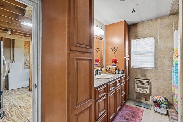 1060 County Road 4360, Decatur, TX 76234
