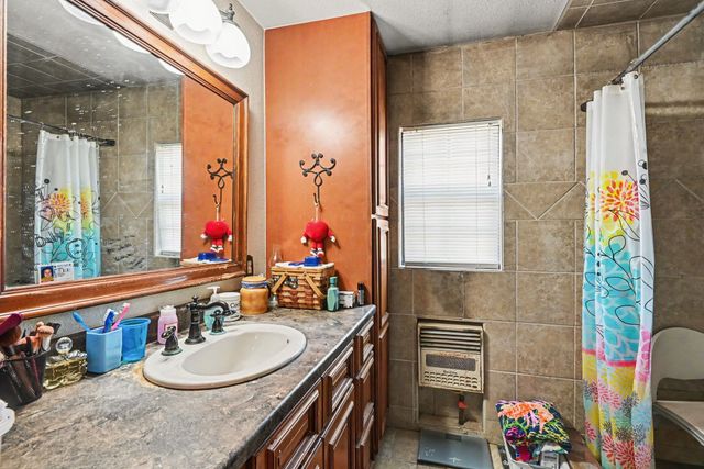 1060 County Road 4360, Decatur, TX 76234
