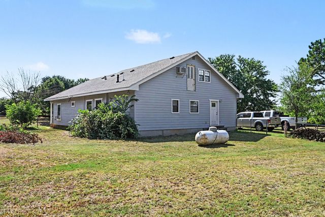 1060 County Road 4360, Decatur, TX 76234