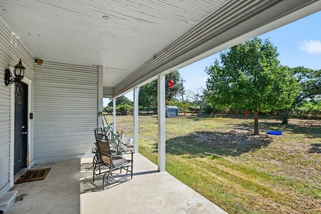 1060 County Road 4360, Decatur, TX 76234