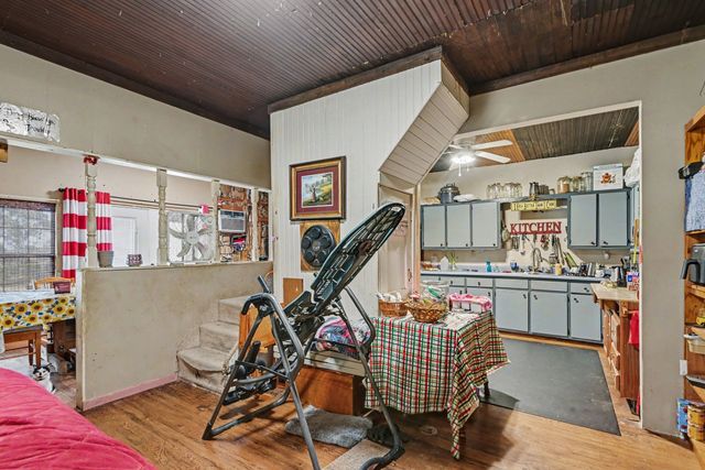 1060 County Road 4360, Decatur, TX 76234