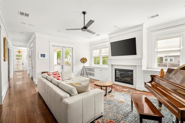 951 Euclid Street, Houston, TX 77009