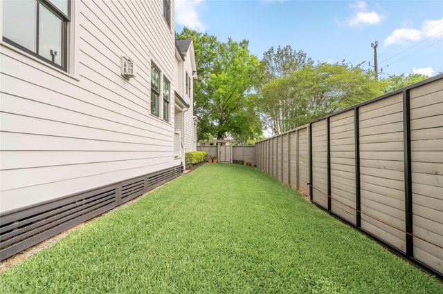 951 Euclid Street, Houston, TX 77009