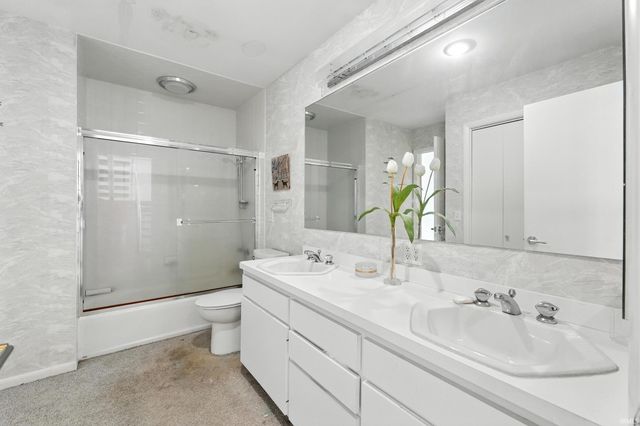 18 Ems T13e Lane, Leesburg, IN 46538