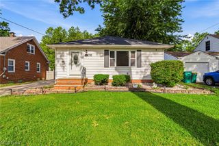 1976 Beverly Hills Drive, Richmond Heights, OH 44143