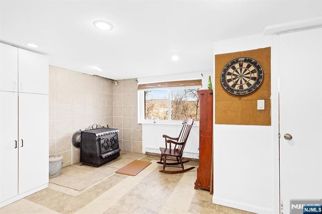 2 Roger Avenue, Wanaque, NJ 07420