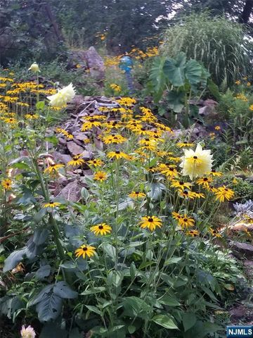 2 Roger Avenue, Wanaque, NJ 07420