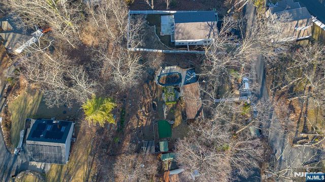 2 Roger Avenue, Wanaque, NJ 07420