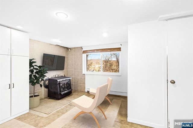 2 Roger Avenue, Wanaque, NJ 07420