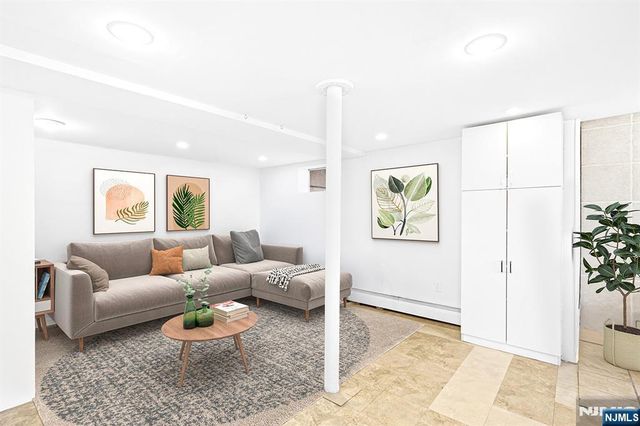 2 Roger Avenue, Wanaque, NJ 07420