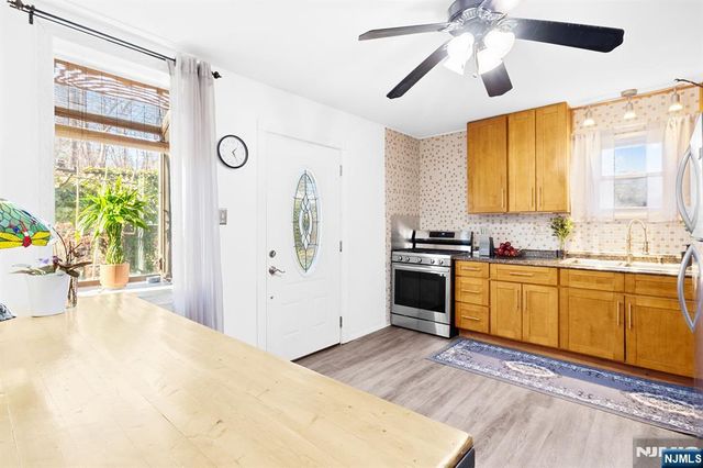 2 Roger Avenue, Wanaque, NJ 07420