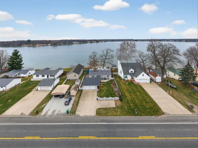 20008 M 60, Three Rivers, MI 49093