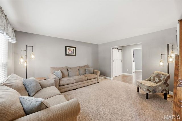 191 Abington Drive, St Peters, MO 63376