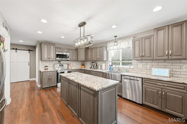 191 Abington Drive, St Peters, MO 63376