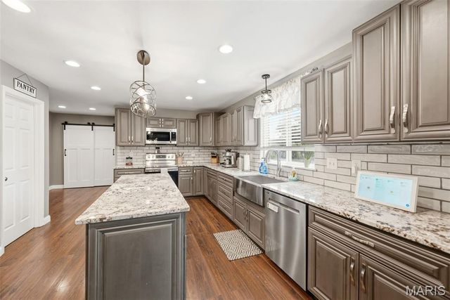191 Abington Drive, St Peters, MO 63376