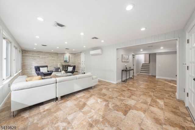 739 Kingston Ave, Kenilworth Boro, NJ 07033