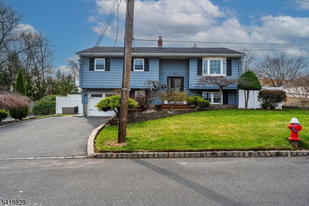 739 Kingston Ave, Kenilworth Boro, NJ 07033