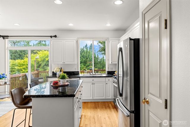 1301 225th Place SE, Sammamish, WA 98075