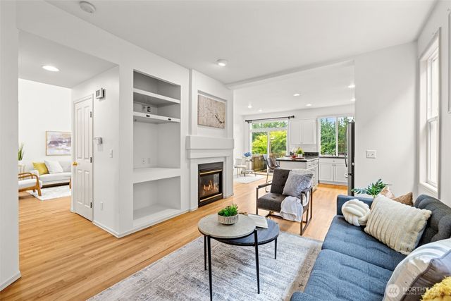 1301 225th Place SE, Sammamish, WA 98075