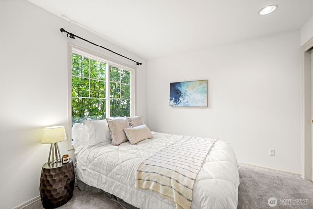 1301 225th Place SE, Sammamish, WA 98075