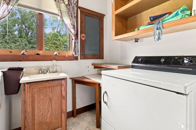 2242 Carleton West Road, Carleton, MI 48117