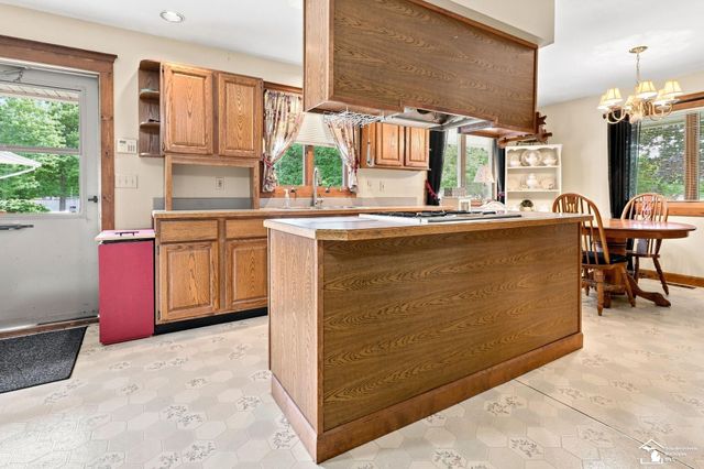 2242 Carleton West Road, Carleton, MI 48117
