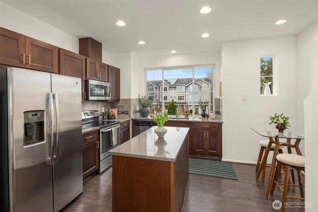 6592 High Point Drive SW, Seattle, WA 98126