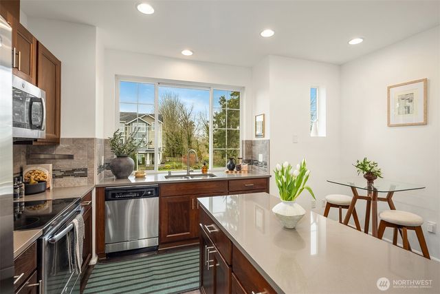 6592 High Point Drive SW, Seattle, WA 98126