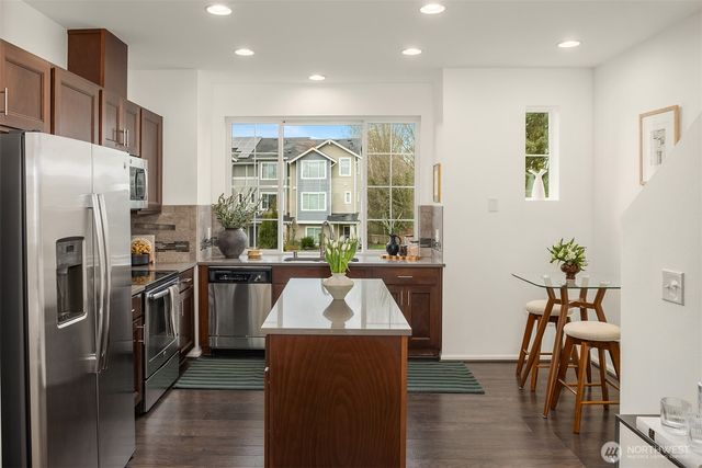 6592 High Point Drive SW, Seattle, WA 98126