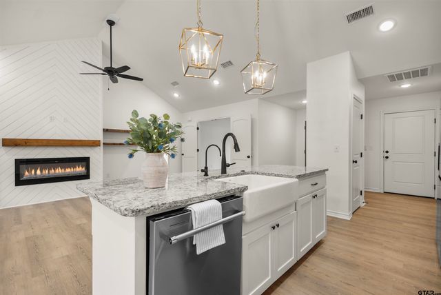 111 Lainey Lane, Mineola, TX 75773