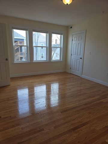 49 Woodcliff St 3, Boston, MA 02125