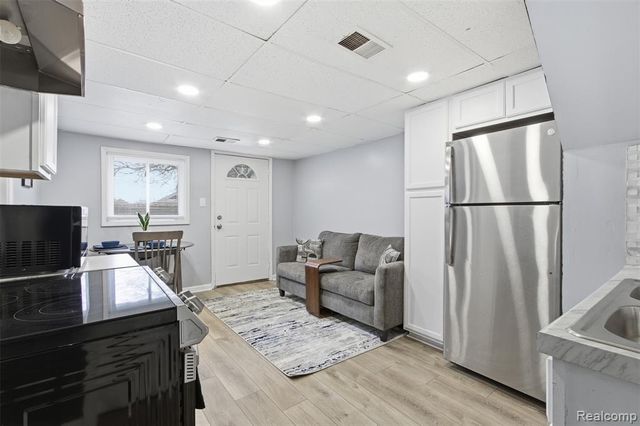 26739 W Outer Drive, Ecorse, MI 48229