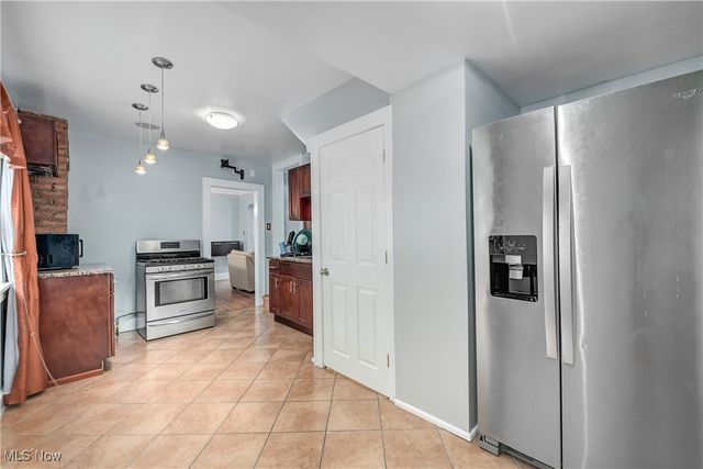 1948 Staunton Road, Cleveland Heights, OH 44118