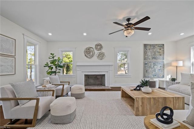 988 Michaelwood DR, Virginia Beach, VA 23452