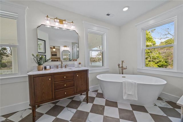 988 Michaelwood DR, Virginia Beach, VA 23452