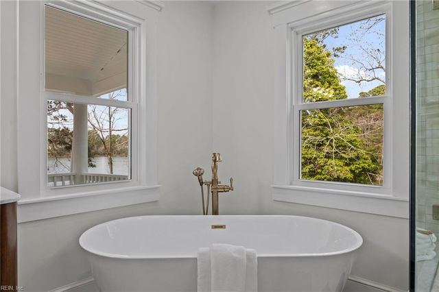 988 Michaelwood DR, Virginia Beach, VA 23452